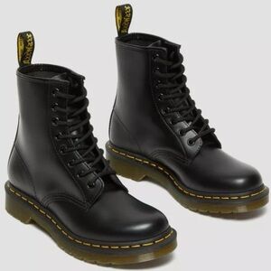 Dr. Martens authentic Bex barely worn Black Leather 8 hole boots.